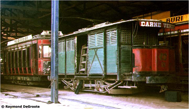 Também no depot em 1963 foram automóveis de passageiros 5 e "Carne Verde" (carne fresca) do carro 19. Nota do Brill caminhão modelo 21E. [Raymond DeGroote]